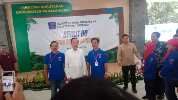 Belum Pulih 100 Persen, Jokowi Paksakan Hadiri Reuni Fakultas Kehutanan UGM