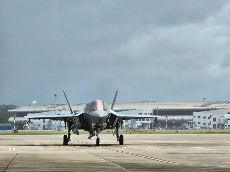Teknisi Inggris Selidiki Misteri Jet Tempur F-35B yang Mangkrak di area di India selama 3 Pekan