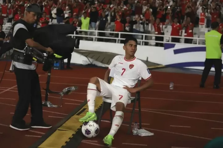 Timnas Indonesia Satu Grup dengan Arab Saudi, Netizen Ingatkan Selebrasi Duduk Marselino Ferdinan