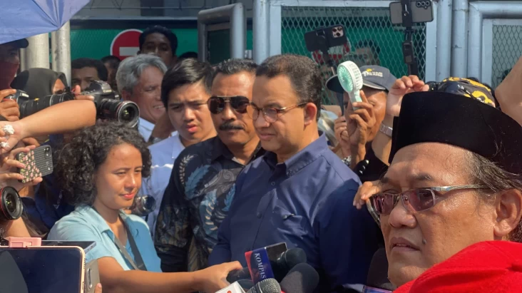 Anies Kembali Jenguk Tom Lembong dalam pada Rutan Cipinang: Saya Masuk Dulu, Ya