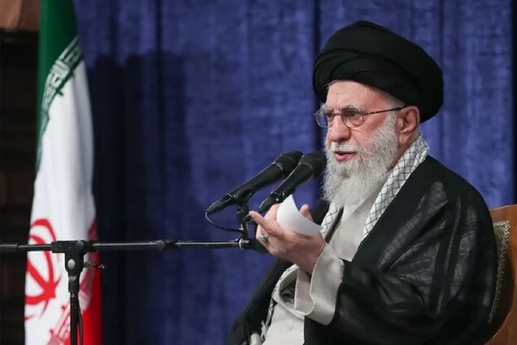 Ayatollah Khamenei: Negeri Paman Sam Berupaya Membuat Iran Patuh
