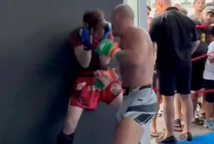 Conor McGregor Hajar Anak Usia 12 Tahun pada waktu Sparring, Fans Marah: Memalukan
