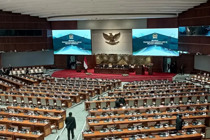 DPR Bakal Sahkan RUU Haji Jadi Undang-undang di Paripurna Hari Ini adalah adalah