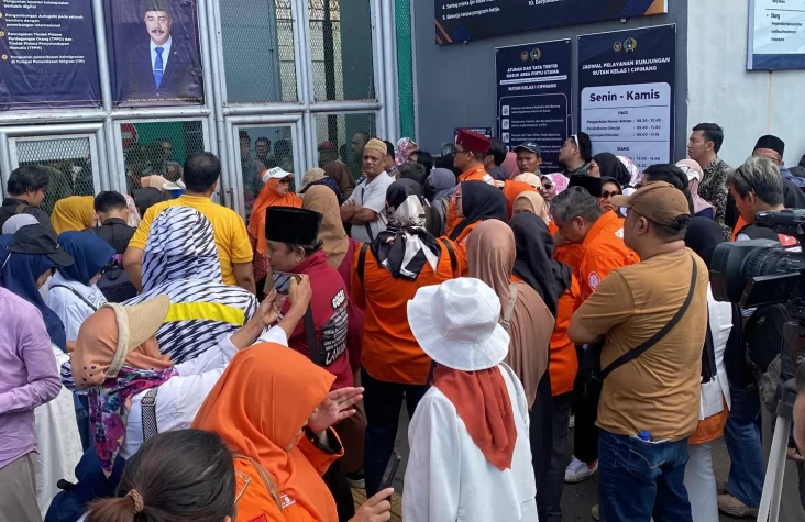 Jelang Tom Lembong Bebas, Puluhan Simpatisan Padati Rutan Cipinang