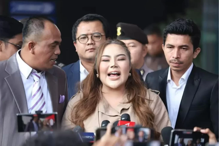 Lisa Mariana Bongkar Cara Ridwan Kamil Kirim Uang, Rekening Gonta-ganti hingga Dolar Amerika