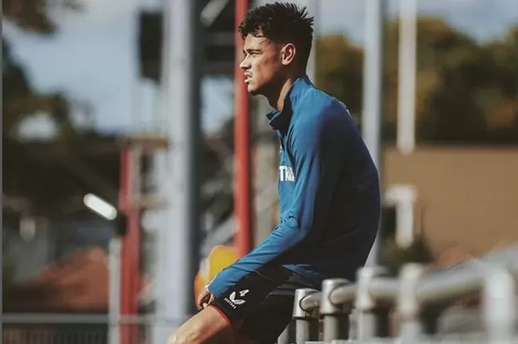 Mees Hilgers Disetrap FC Twente Gara-gara Ganti Agen?