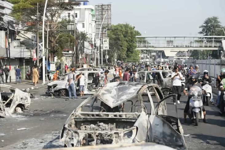 Pakar: Ketika Rakyat Indonesia Bangkit Melawan DPR, Bumi Patut Memperhatikan