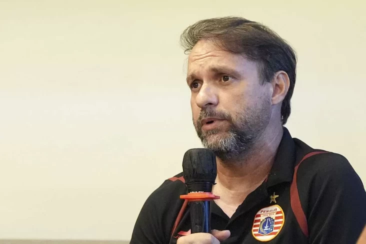 Pelatih Persija DKI DKI Jakarta Prihatin Situasi Politik Tanah Air