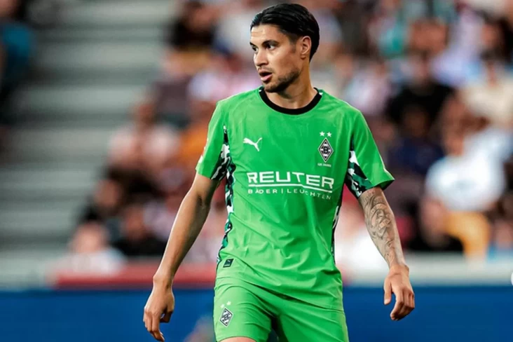 Kesempatan Debut Kevin Diks dalam di Turnamen Jerman Masih Terbuka, Monchengladbach Beri Harapan