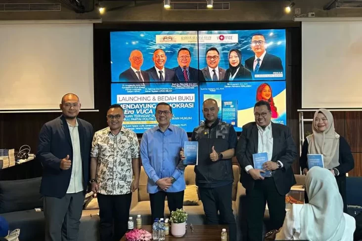 Radian Syam: Perlu Sinergi Persatuan untuk Perkuat Demokrasi pada Era VUCA