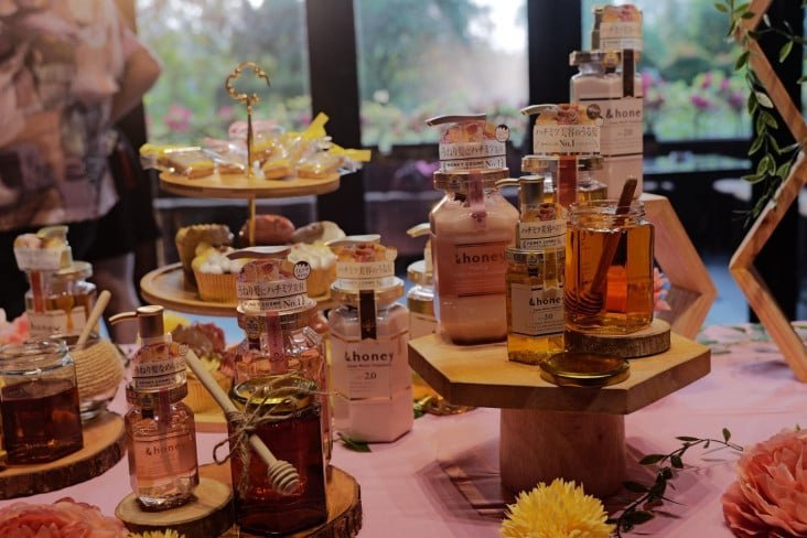 Rambut Seimbang Berkilau dengan Shampoo Bebas SLS dan juga Paraben dari Negeri Matahari Terbit