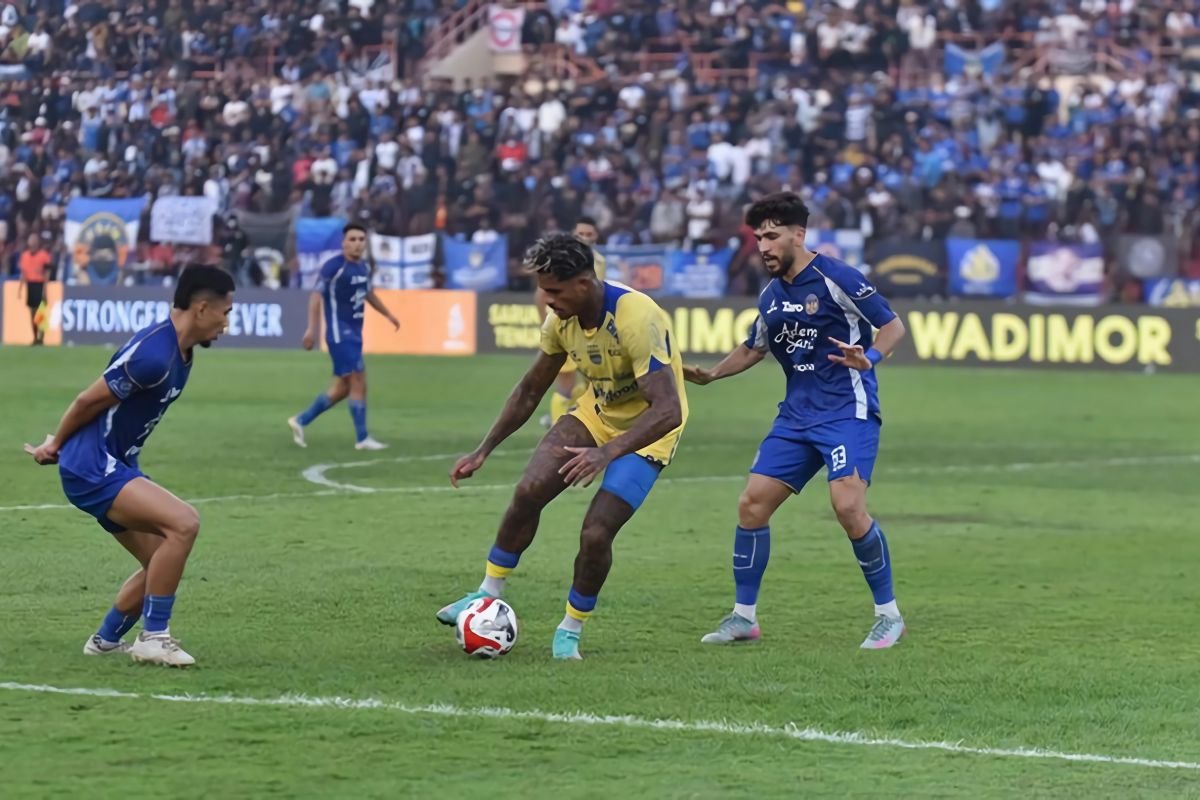 Jadwal lengkap Persib Bandung di tempat tempat bulan September 2025