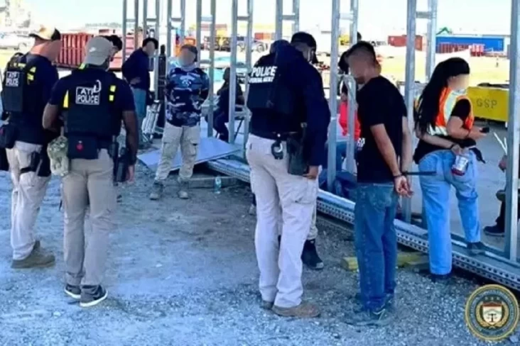 Imigrasi Negeri Paman Sam Razia Pabrik Baterai, Seorang WNI Ikut Ditangkap