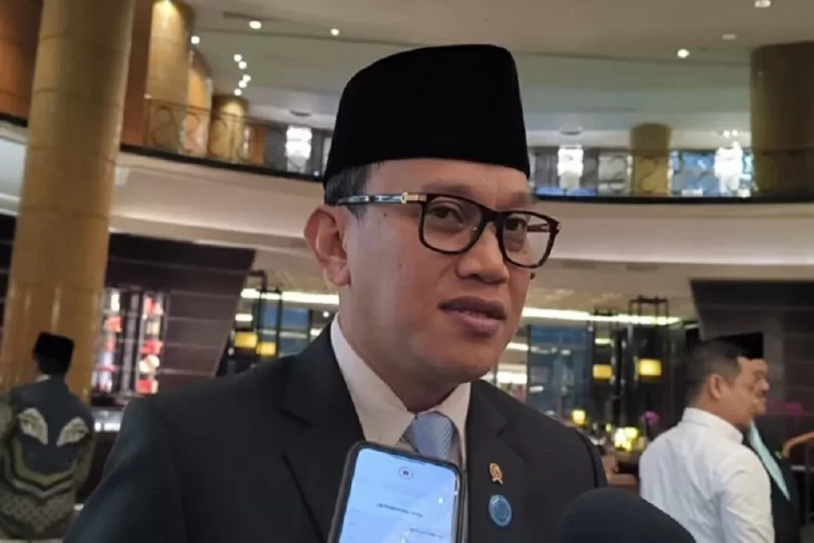 Menteri P2MI Buka Suara Soal Video Viral Raja Juli Main Domino dengan Pelaku Pembalakan Liar