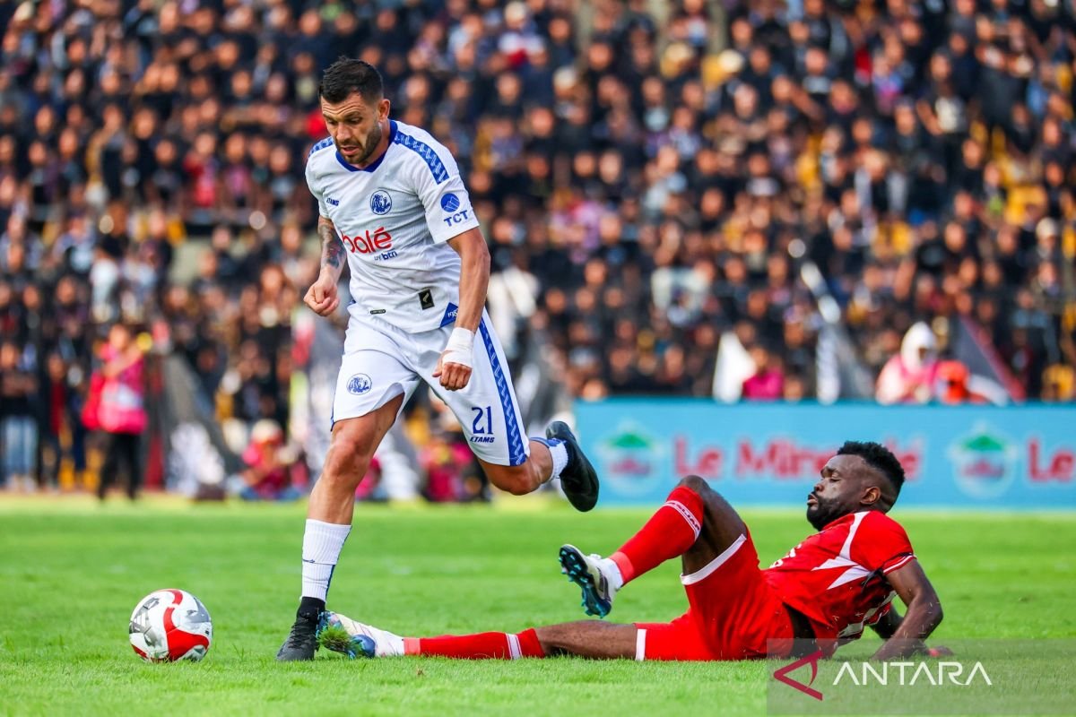 Asumsi pertandingan Arema vs Dewa United di pekan ke-5 Super League