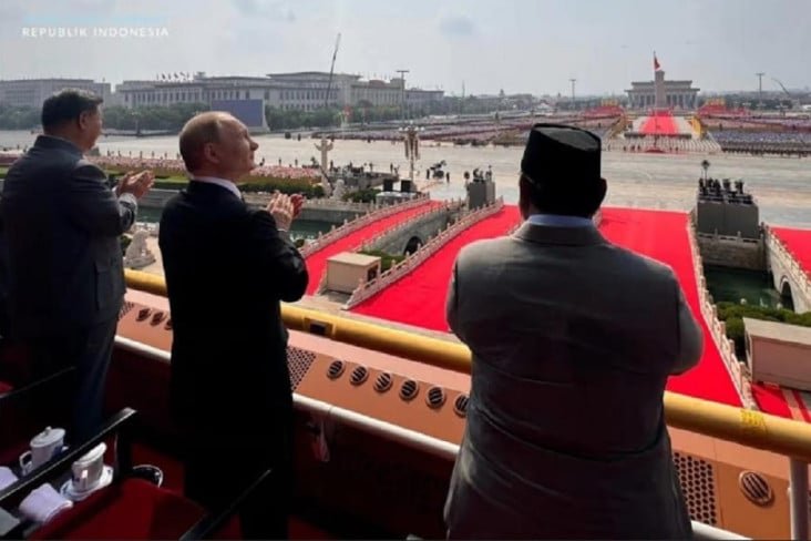 Prabowo, Putin, Xi Jinping Kompak Tepuk Tangan Saksikan Parade Militer di dalam pada China