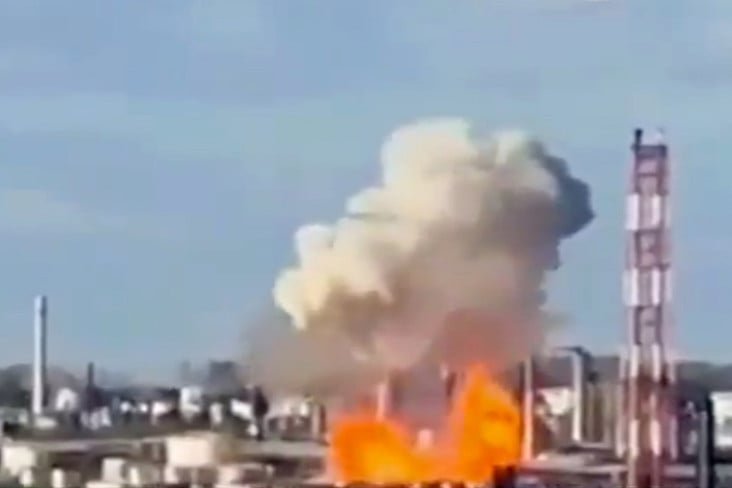 negara negeri Ukraina Serang Salah Satu Laman Minyak Terbesar Rusia, Wilayah Kota Moskow Sebut Serangan Teroris