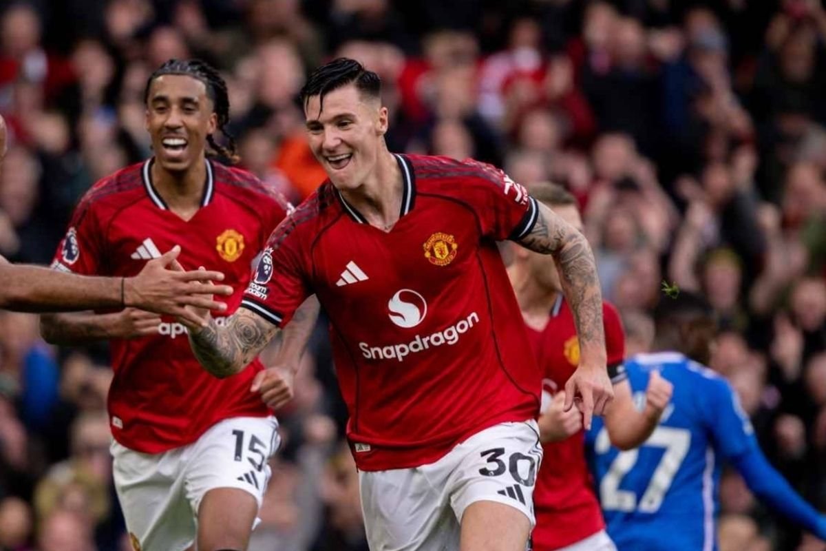 Manchester United tampil dominan sewaktu kalahkan Sunderland 2-0