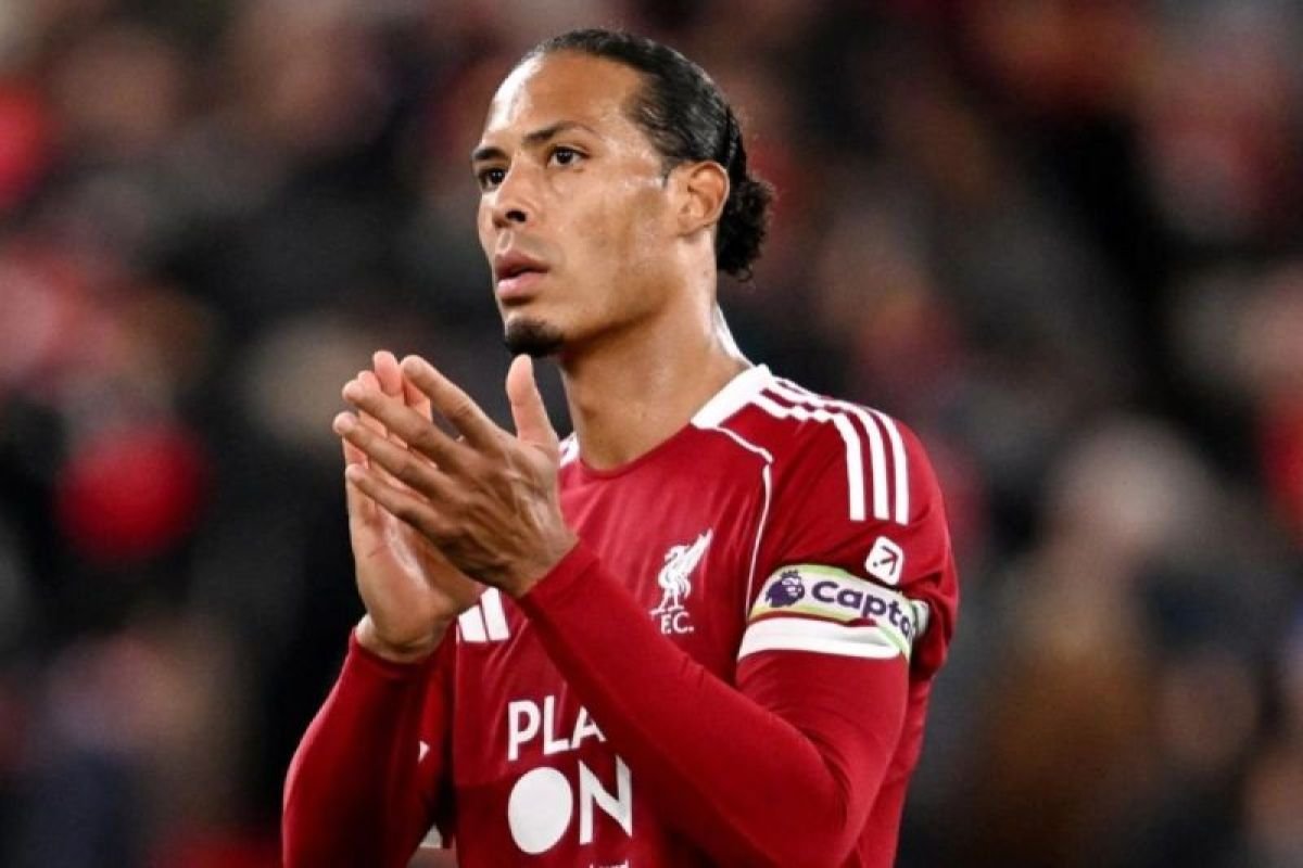 Van Dijk tak ingin Liverpool larut pada kemenangan dari Frankfurt