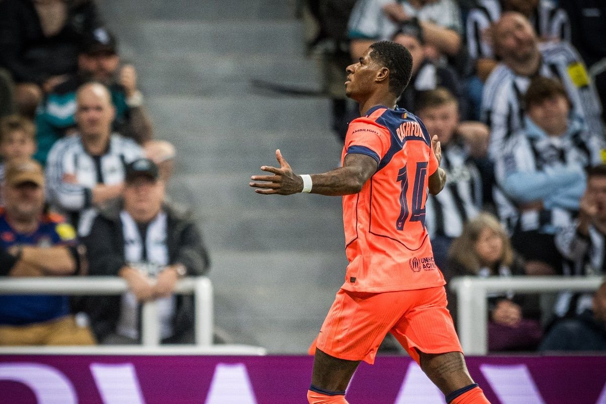 Rashford bangkit pada pada Bercelona setelahnya lama  terpendam di dalam MU