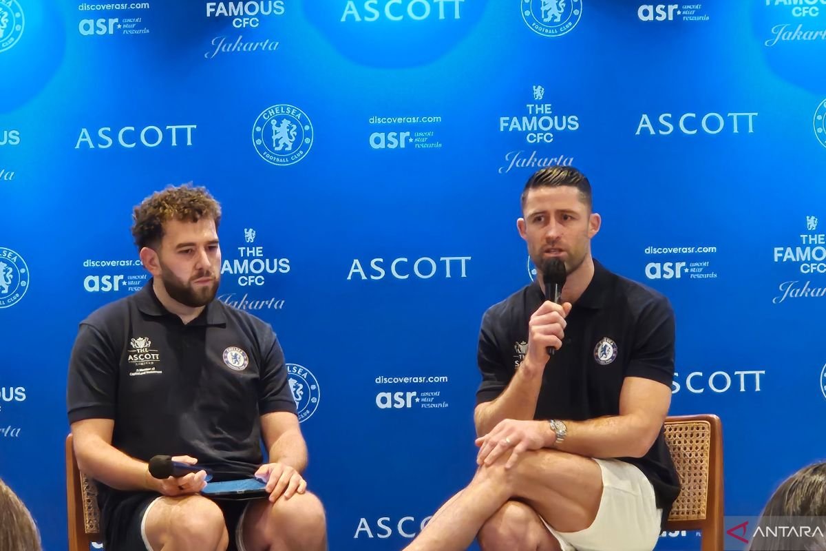 Gary Cahill: Pemain muda harus bekerja keras kemudian dengarkan ahli