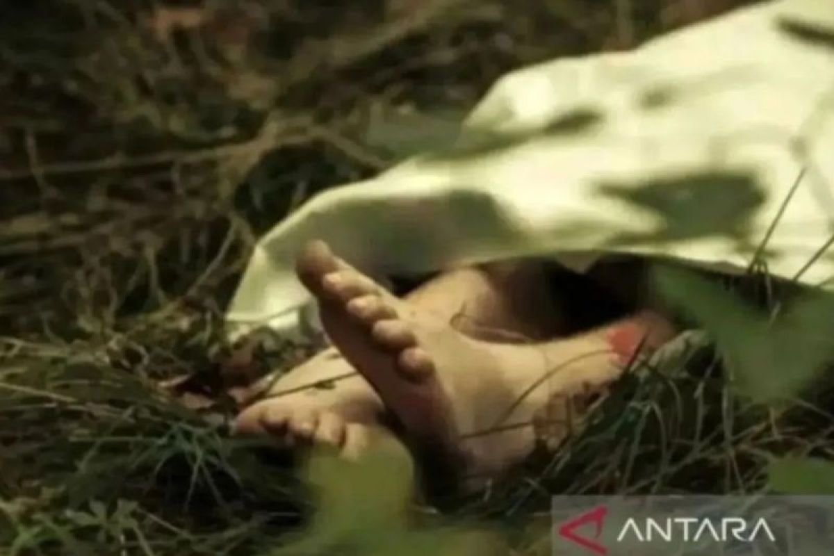 Bayi perempuan ditemukan terbungkus plastik merah ke Kembangan