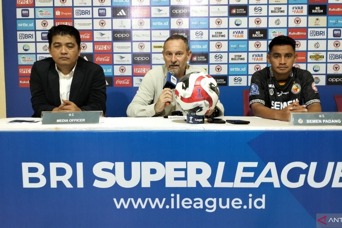 Arema FC perpanjang kekalahan Semen Padang FC ke BRI Super League