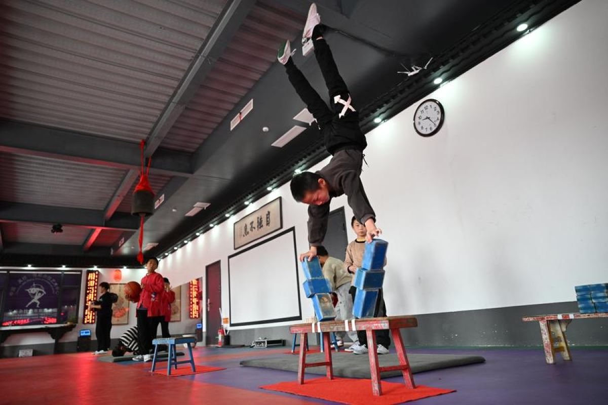 Jalan sepanjang Kanal Besar China pada Hebei dorong pengerjaan regional