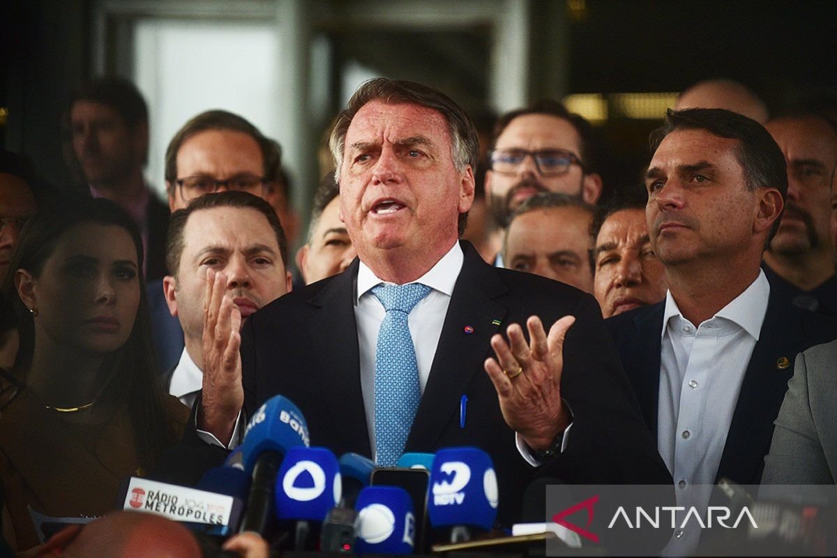 Mantan Presiden Brazil Bolsonaro ditangkap