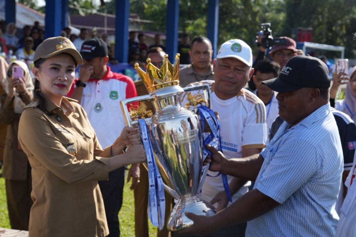 Sherly targetkan pembimbing sepak bola seluruh Malut berlisensi B