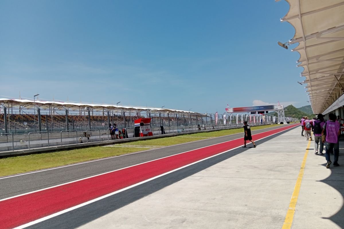 Pembalap Mandalika Racing dirawat ke rumah sakit oleh sebab itu kecelakaan