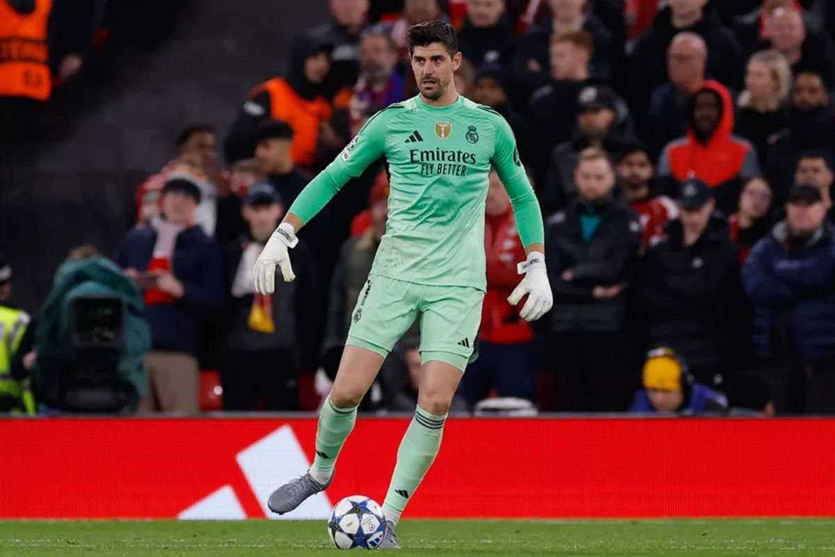 Courtois alami cedera paha dan juga absen pada jeda internasional