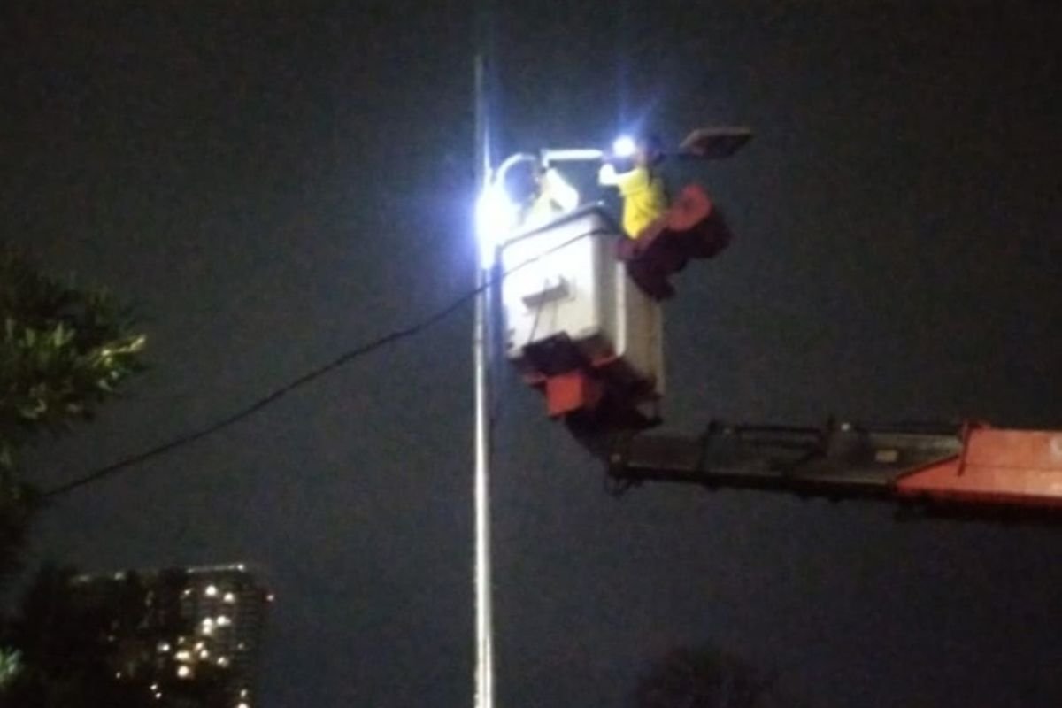 Rawan prostitusi gay, Taman Daan Mogot KM 12 dipasangi 10 lampu PJU