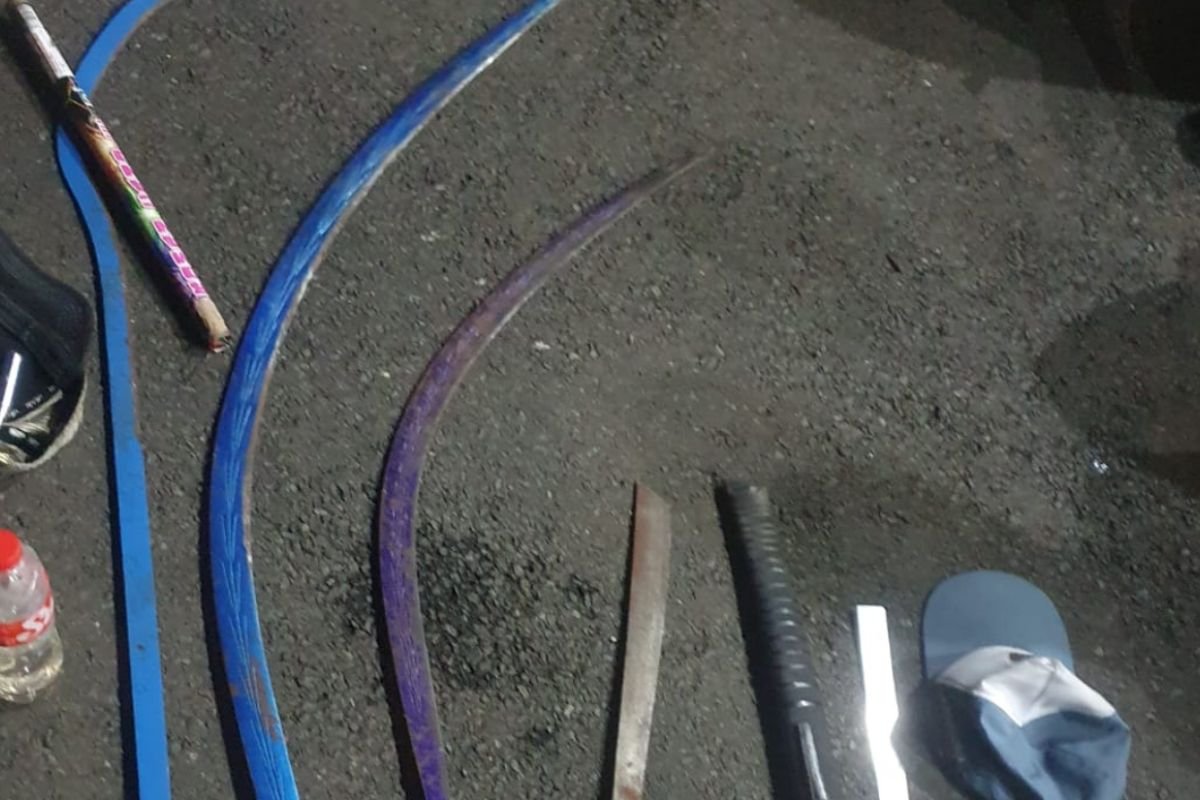 Polisi amankan 11 remaja bawa sajam serta juga air keras ke Tanjung Priok