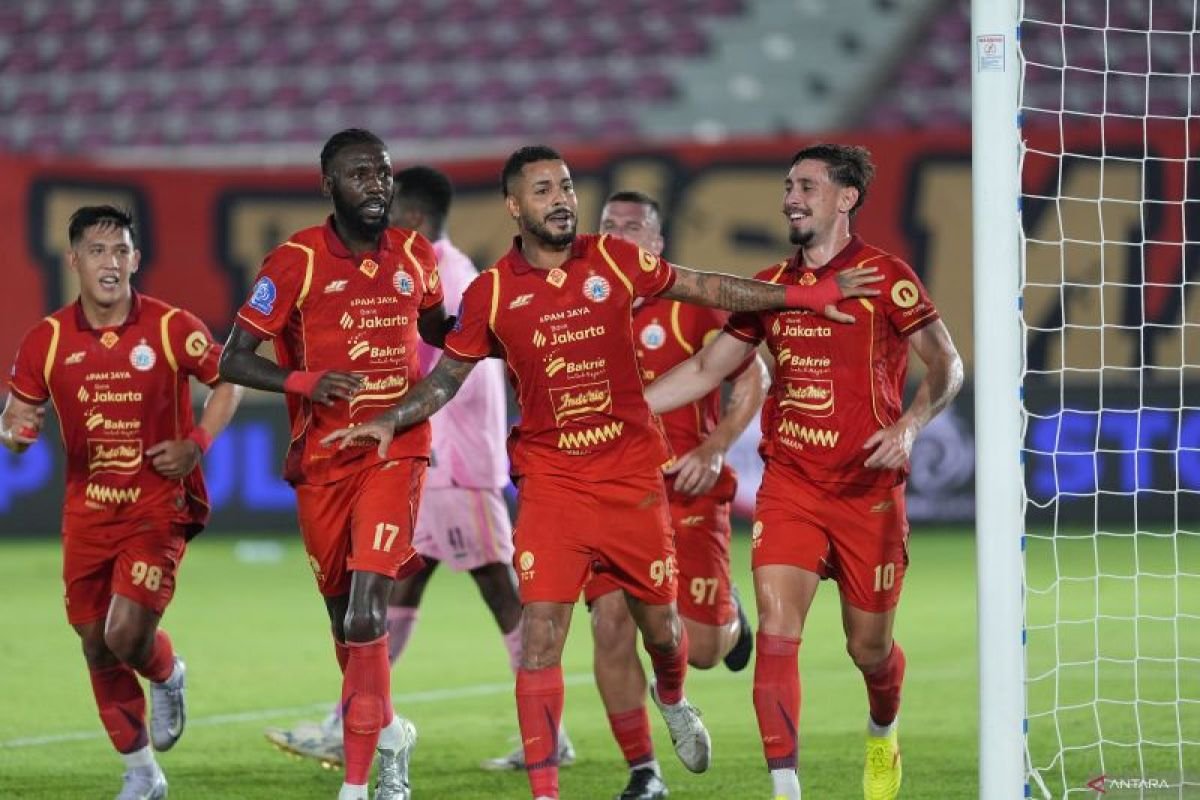 Trigol Maxwell bawa Persija menang 3-1 menghadapi PSBS Biak