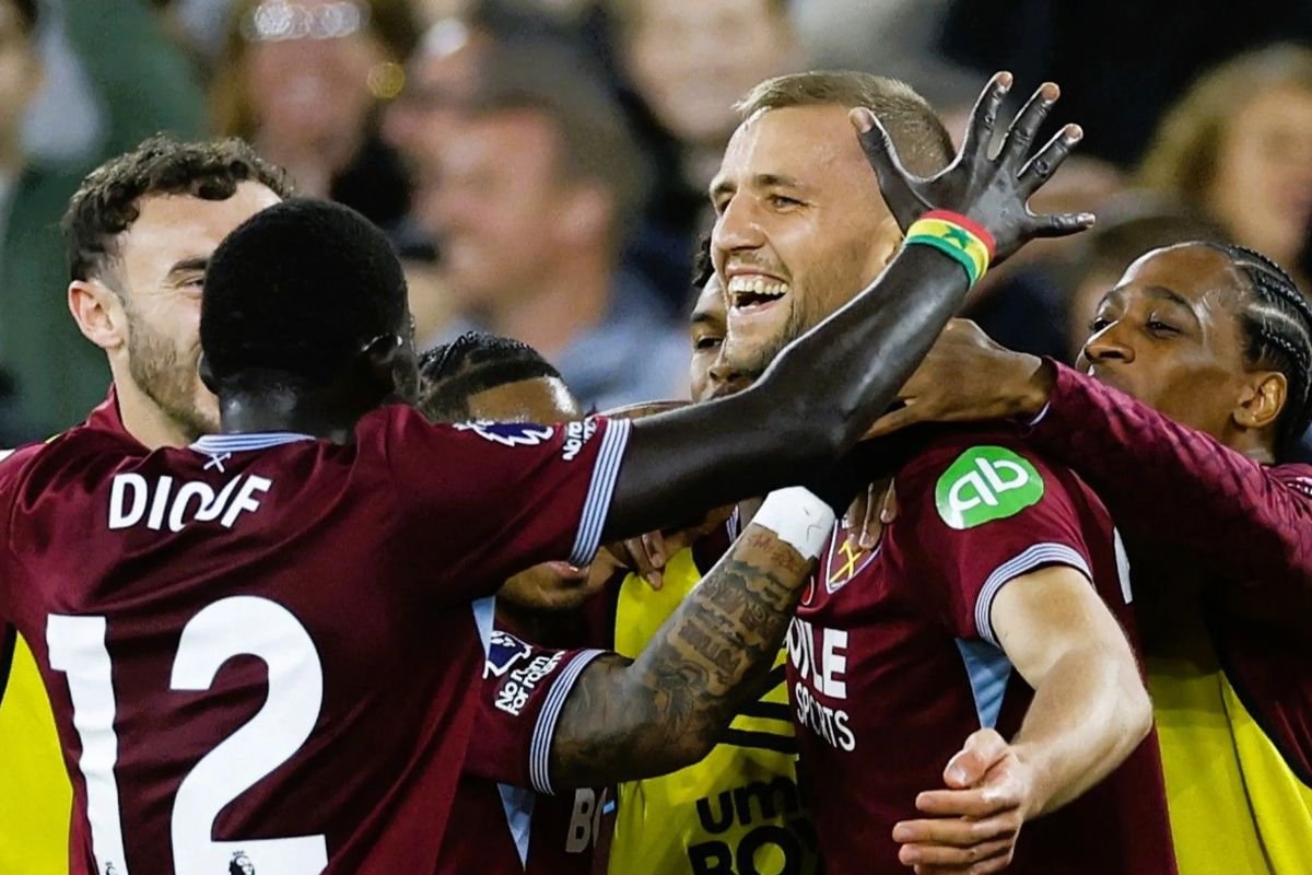 West Ham atasi Burnley, Klub sepak bola Klub sepak bola Everton taklukkan Klub sepak bola Klub sepak bola Fulham