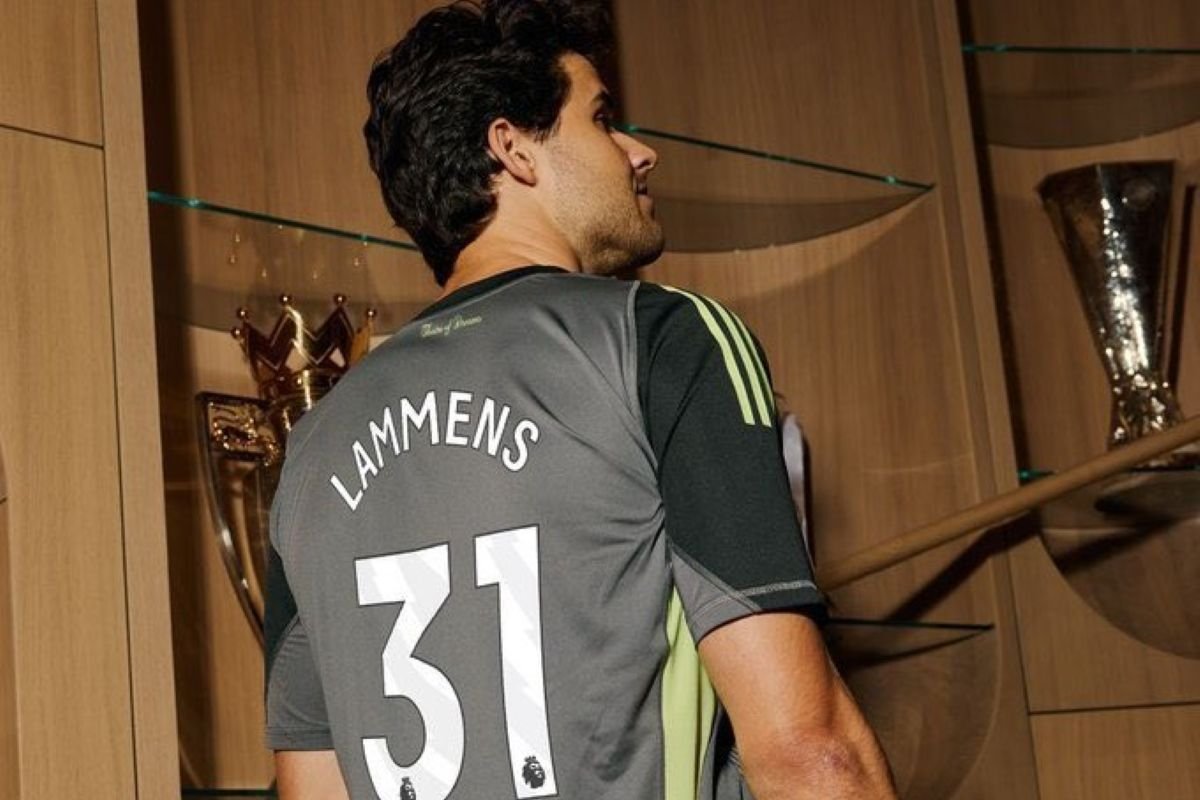 Senne Lammens tak ingin dibayang-bayangi legenda MU Peter Schmeichel