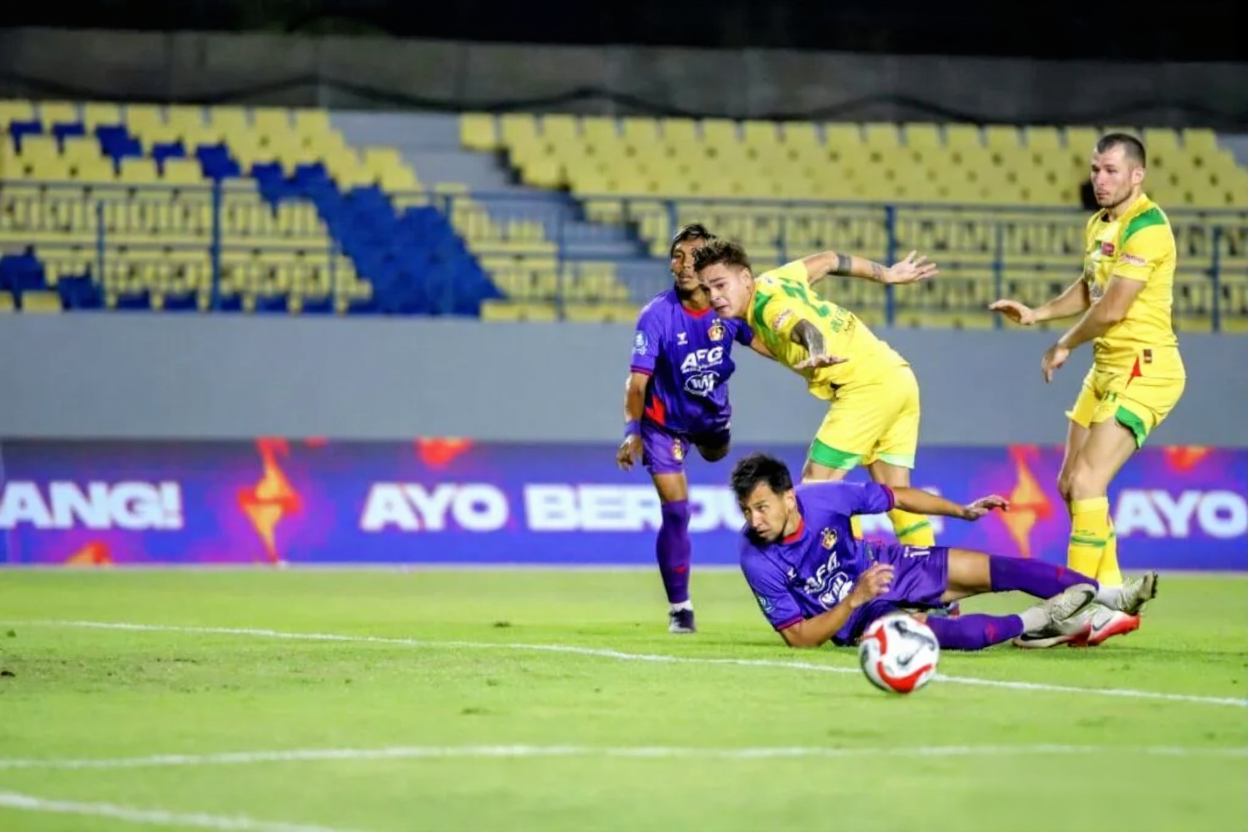 Persik bermain imbang 1-1 lawan Persebaya