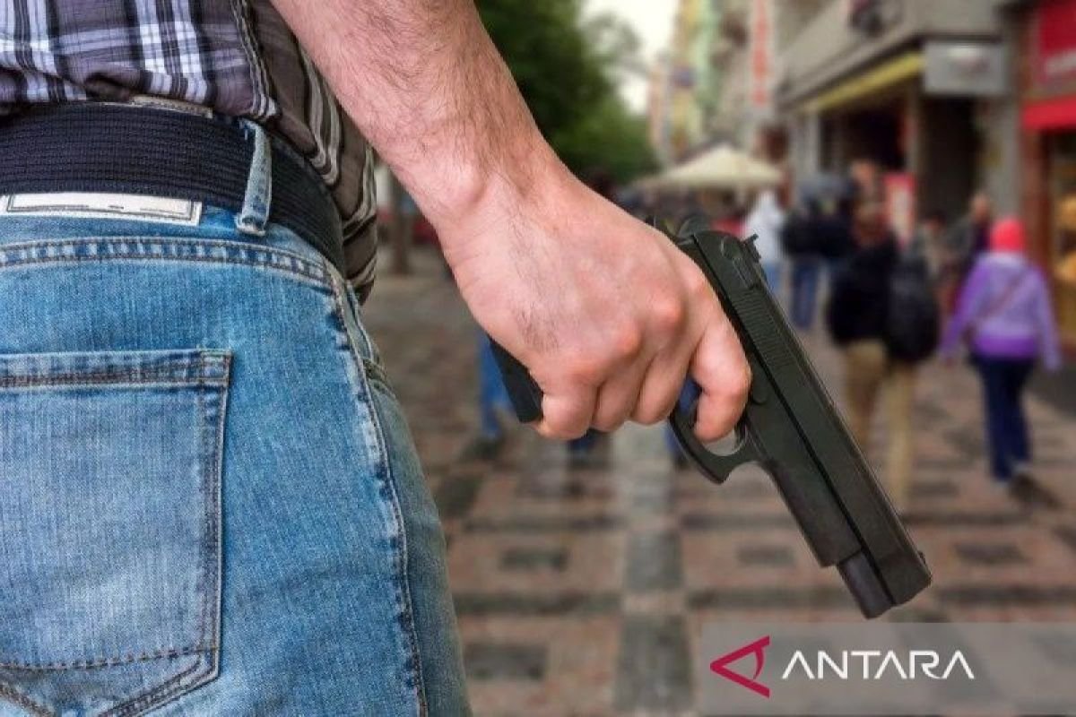 Penembakan muncul saat penyalaan pohon Natal di North Carolina