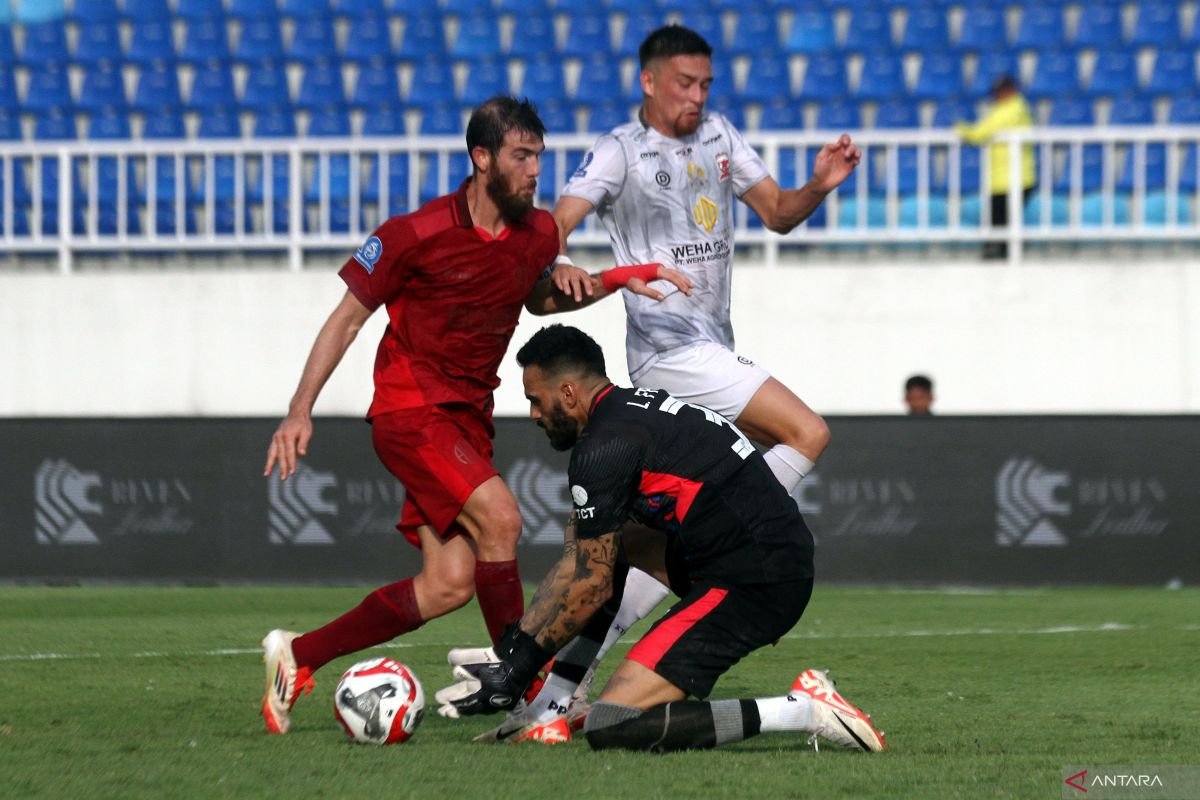 Arema FC gagal raih tiga poin pada Kanjuruhan usai ditahan Madura United