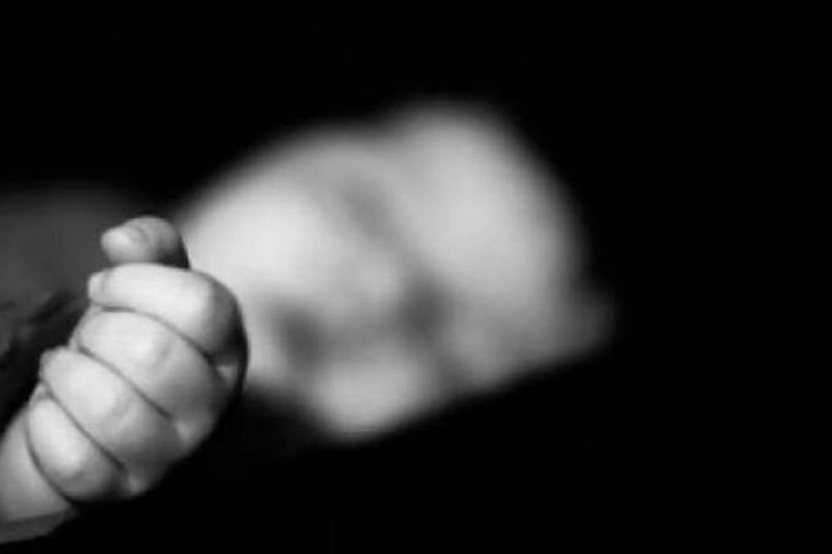 Kriminal kemarin, bayi tewas dianiaya tak lama kemudian pria ancam ibu lantaran sabu