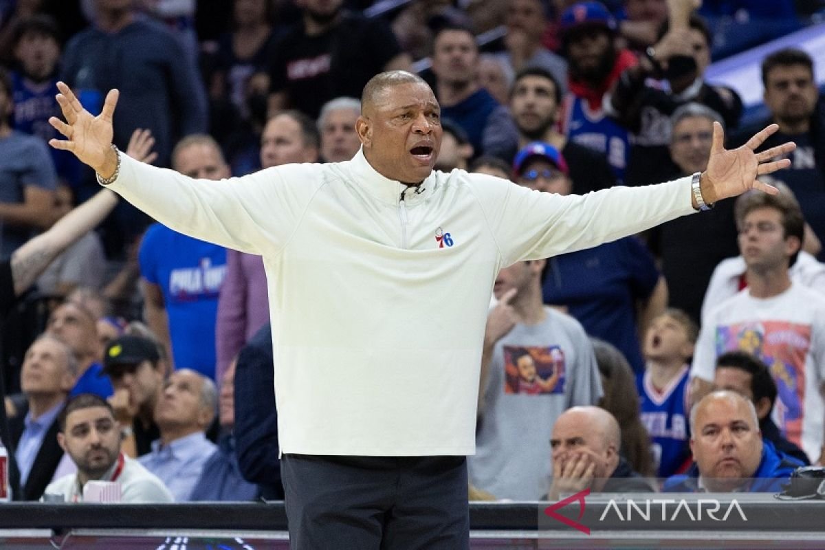 Doc Rivers naik ke peringkat keenam pembimbing tersukses NBA