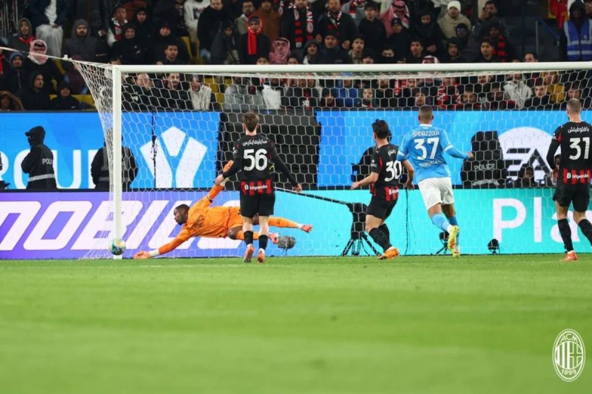 Tekuk AC Milan 2-0, klub squad Napoli ke final Piala Super Italia 2025