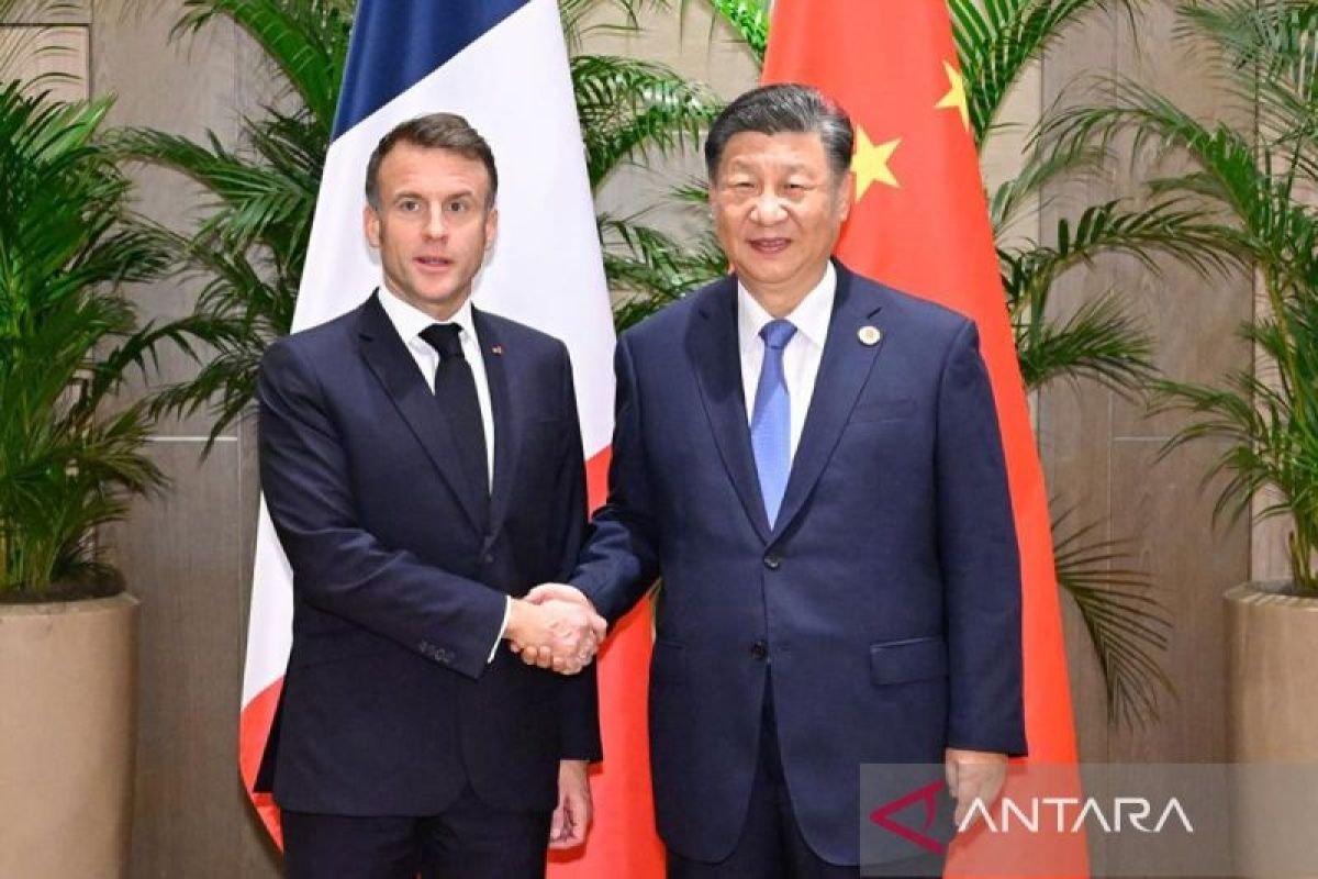 China tak lama kemudian Prancis desak penciptaan keadaan bagi solusi dua negara