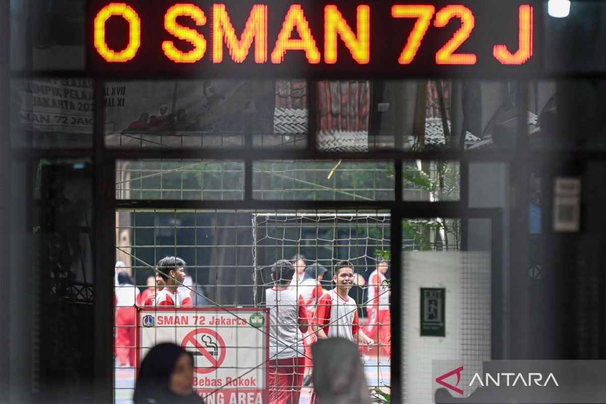 Kriminal kemarin, update tindakan hukum SMAN 72 hingga kepala sekolah tewas