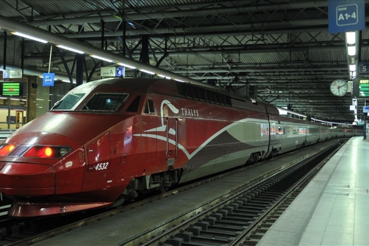 Kereta Eurostar dibatalkan akibat kesulitan pasokan listrik