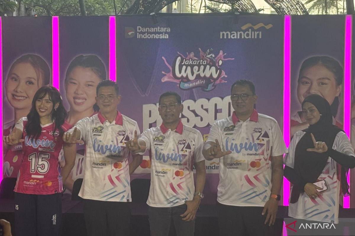 Instruktur Ibukota Livin’ Mandiri terapkan gaya bermain voli modern