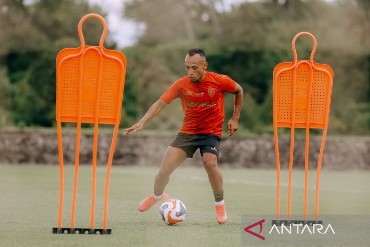 Bali United pastikan Irja kemudian Iner membaik dari cedera tulang retak