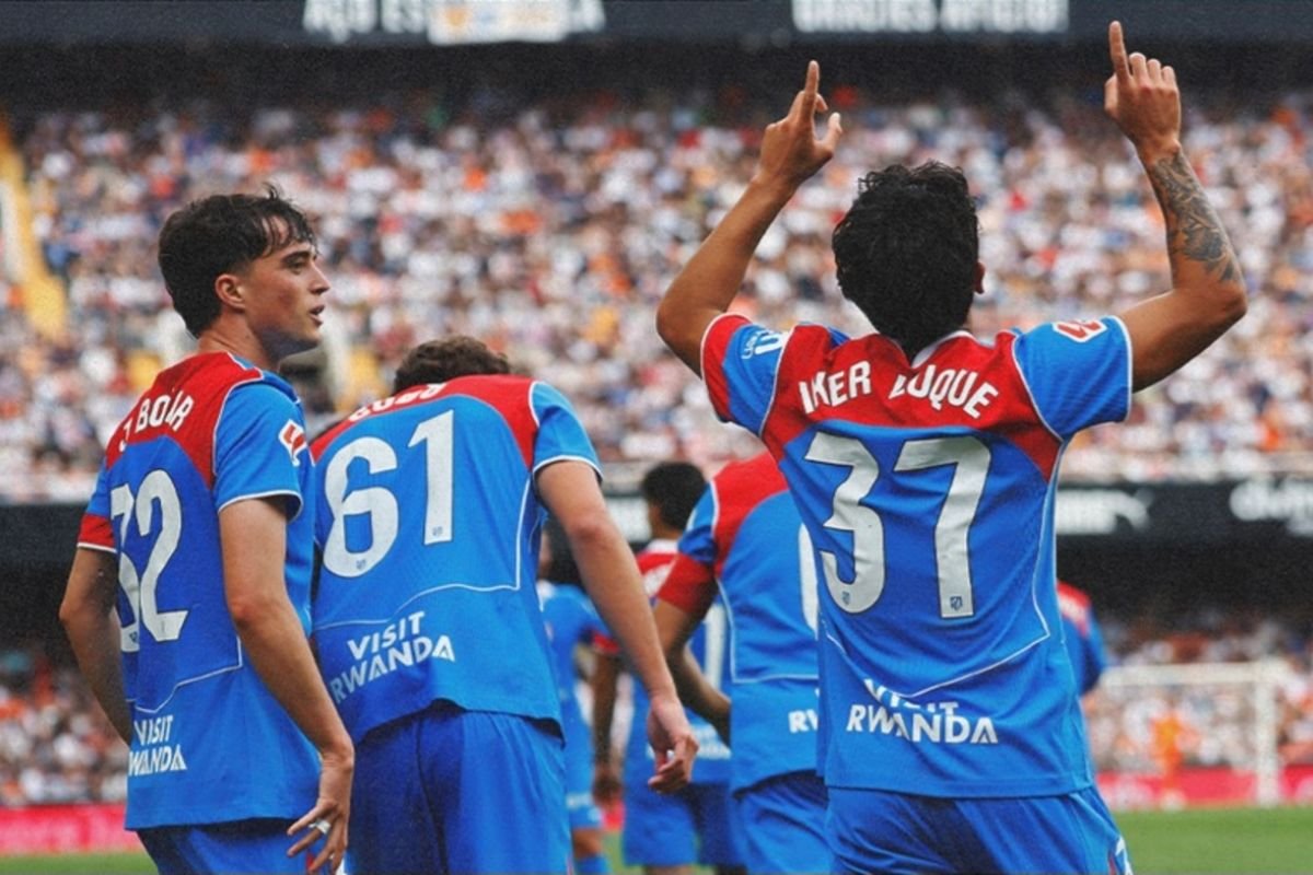Dua gol pemain ganti bawa Atletico Madrid menang 2-0 berhadapan dengan Valencia