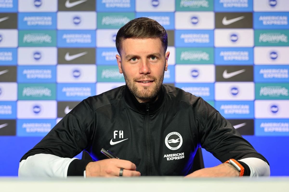 Brighton perpanjang kontrak pembimbing Fabian Huerzeler hingga 2029